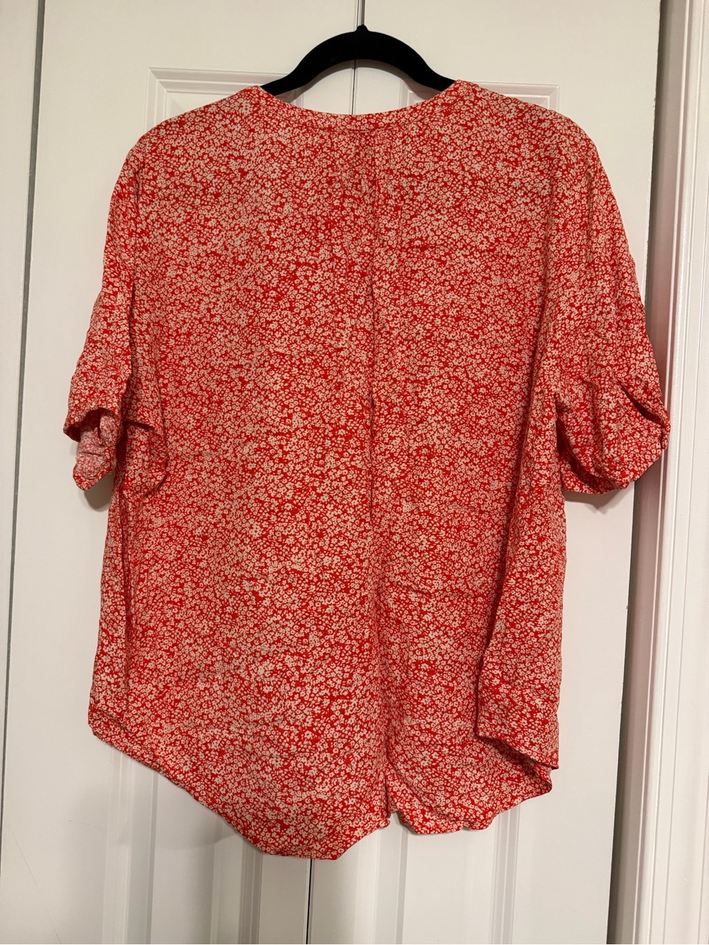 Universal Thread Red Floral Split-Neck Button Blouse - Picture 4 of 6